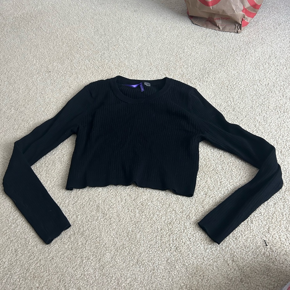Black crop sweater